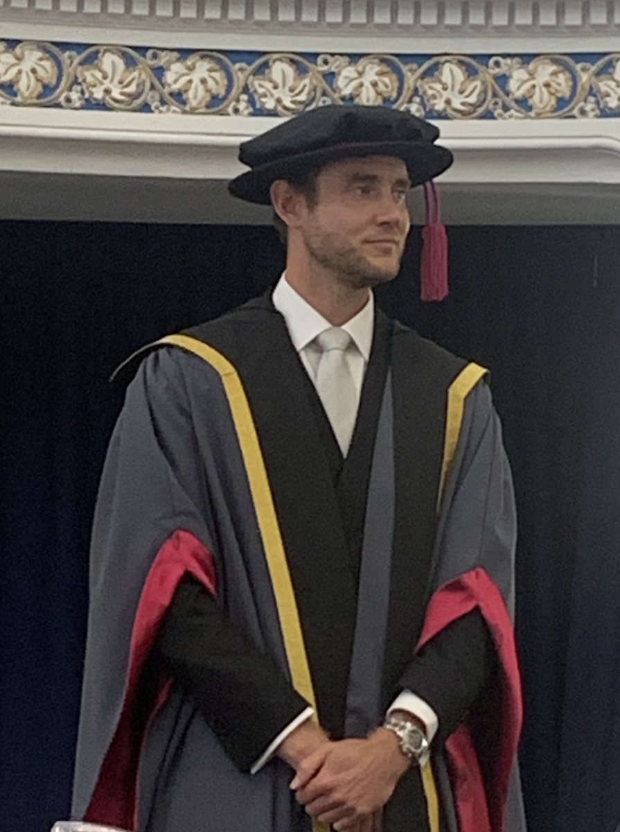 Future_legends_'s tweet photo. A great day yesterday with coach @loganbruce55 graduating in Nottingham @NottmTrentUni , joined at the ceremony by honorary graduate @StuartBroad8 https://t.co/AyMCawVa5p