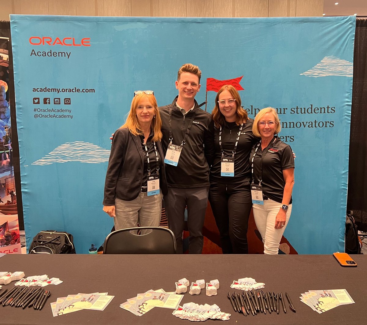 OracleAcademy's tweet image. It's #TechThursday, and we're with our #CSTA educators in #NorthAmerica! If you're at the conference, stop by our @OracleAcademy booth to learn more about our FREE #technology #education resources, including full #curriculum, #software, professional development, and more!
