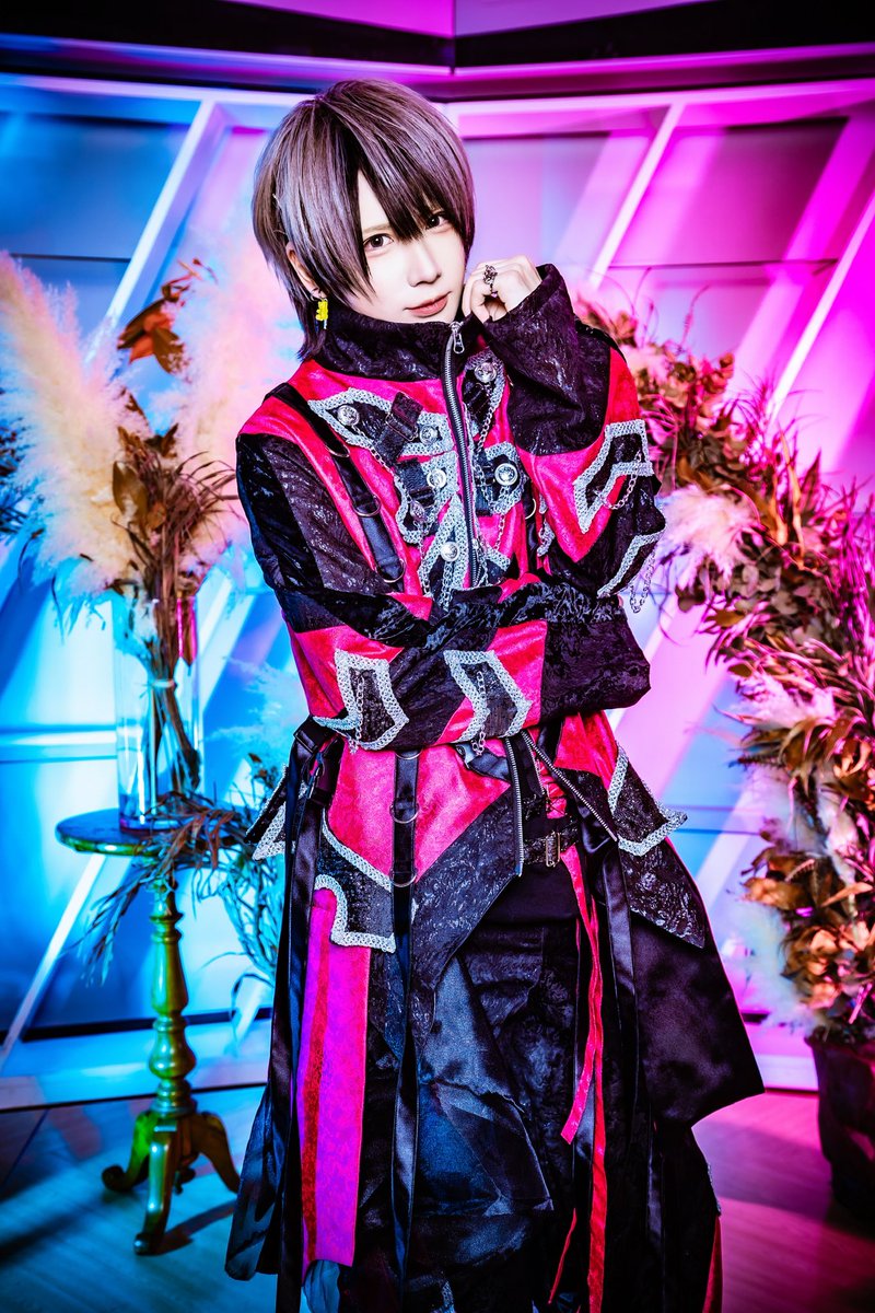 vinanshi_offi's tweet photo. ╭━ ⋅𖥔⋅ ━━✶━━ ⋅𖥔⋅ ━╮

       【 新ビジュアル解禁 】

      💛黄色担当 『ソラ』💛
            @vinanshi_sora 

             【 重要LIVE 】
         2025年1月23日(木)
            品川ステラボール
   ▶7th ONEMAN LIVE開催◀

       𝐑𝐏➕♡＝1000達成で
   𝐧𝐞𝐰個人アー写2人目解禁🗝

╰━ ⋅𖥔⋅ ━━✶━━ ⋅𖥔⋅ ━╯