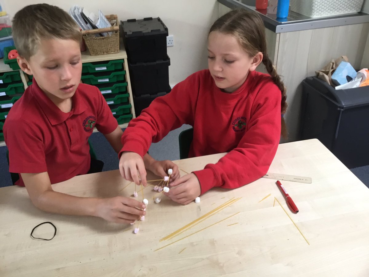 CuddingtonPri's tweet photo. Tawny Owls made structures and bridges as part of a stem activity. They showed collaboration and perseverance! #cuddingtonscience https://t.co/t4pOXuk0fv