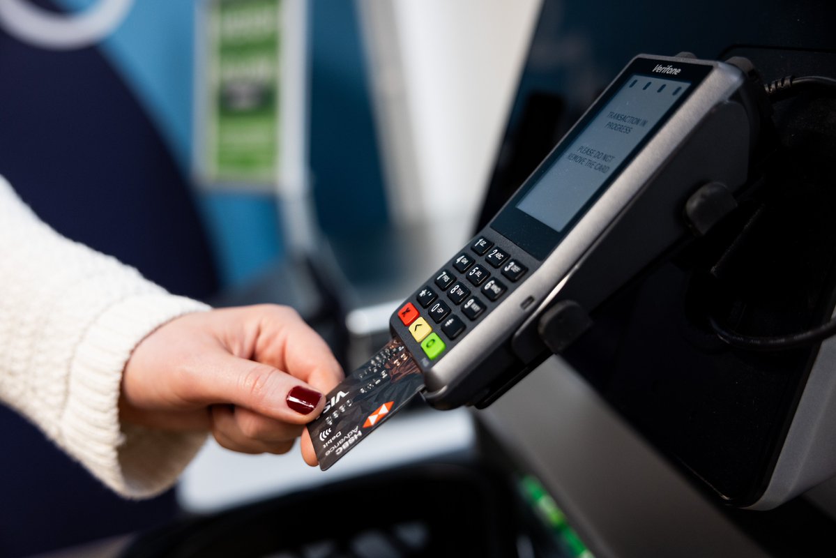 StatesAssembly's tweet photo. Do you think businesses in Jersey should accept both cash and digital payments?
We want to hear from YOU! Whether you're an individual, business owner, or part of an organisation, your opinion matters. Take just 5 minutes to fill out this anonymous survey and make your voice heard!

Take the survey now: https://t.co/Zj3cPbiO40
Deadline: Wednesday 31 July

Paper copies of the survey are available to collect from Parish Halls and Morier House reception. 
The Panel will also be holding pop-ups at St Brelade Precinct on Tuesday 23 July between 12-2pm and Charing Cross on Friday 26 July between 11-1pm.

The Economic and International Affairs Scrutiny Panel would like to thank everyone that has completed the survey so far.