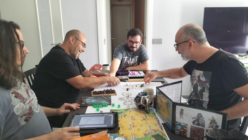 cuartitoroles's tweet photo. En pleno combate con una enfurecida esfinge #DungeonHack #arenasdemahkra https://t.co/OK5QpwLf8O