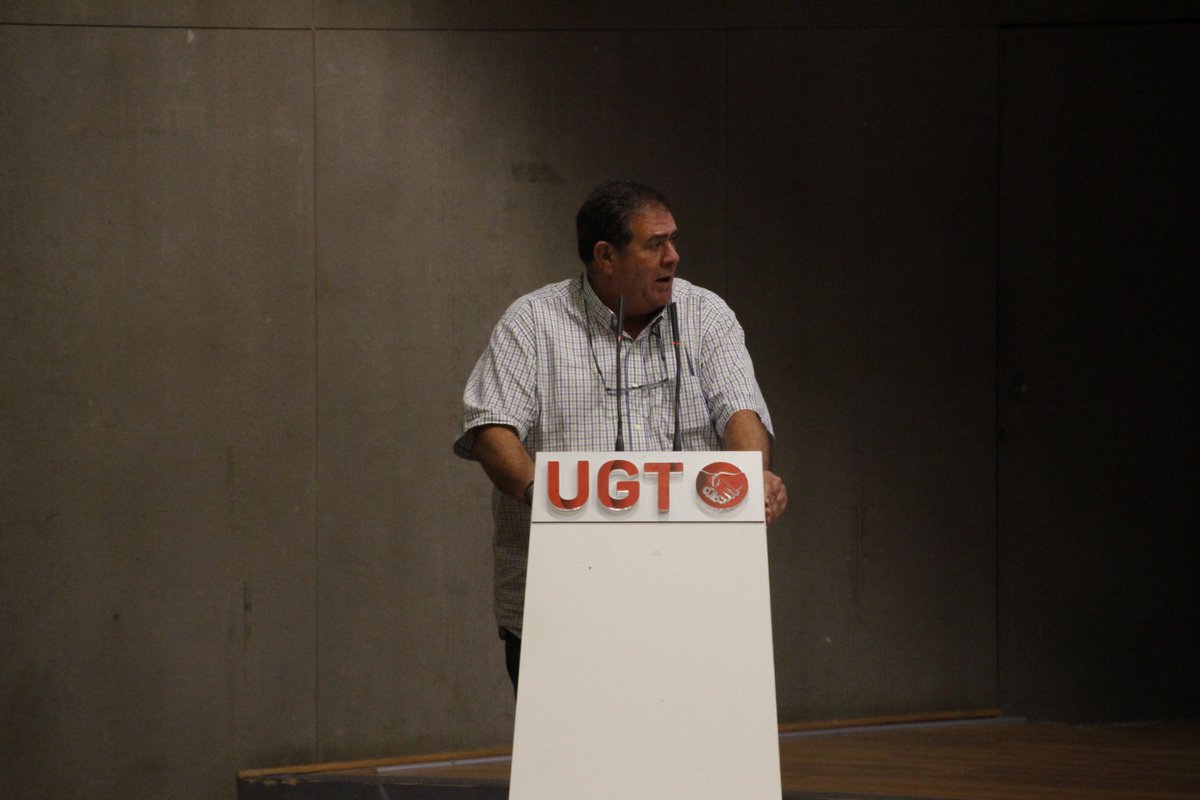 UGT_FICA's tweet photo. 🏛️ Manuel Jiménez, sec. Organización @UGT_FICA dió la bienvendida al Comité Federal Extraordinario. 👉 Nos enfocamos en el 44º Congreso Confederal de la UGT y el 29º Congreso Federal de nuestra Federación
#ComitéFed #TomandoImpulso https://t.co/ZuKSL12KaU