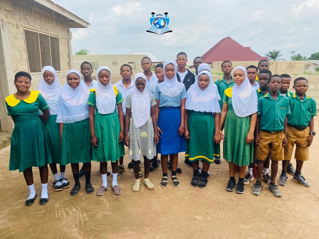 TebahEducation's tweet photo. Throwback to our July mentorship session at Holy Child JHS, where the amazing world of STEM education and the importance of women in STEM were explored. Young minds were empowered to shape the future! 📚✨
#tebaheducationalinitiative  #stemeducation #womeninstem #mentorship #tbt https://t.co/ApnqvCjOxB