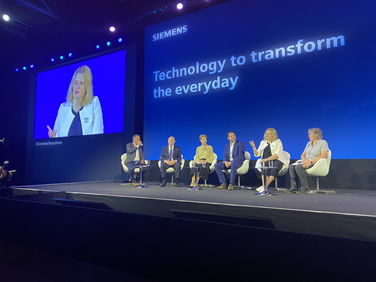 HVM_Catapult's tweet photo. ‘Net zero has to be our North Star.’

@HVM_Catapult CEO, @Westminstrwings, joined @Siemens Transform in #Manchester today, speaking on the Disruptive Industrial Leadership panel.

#SiemensTransform https://t.co/jLfiXtRJkZ