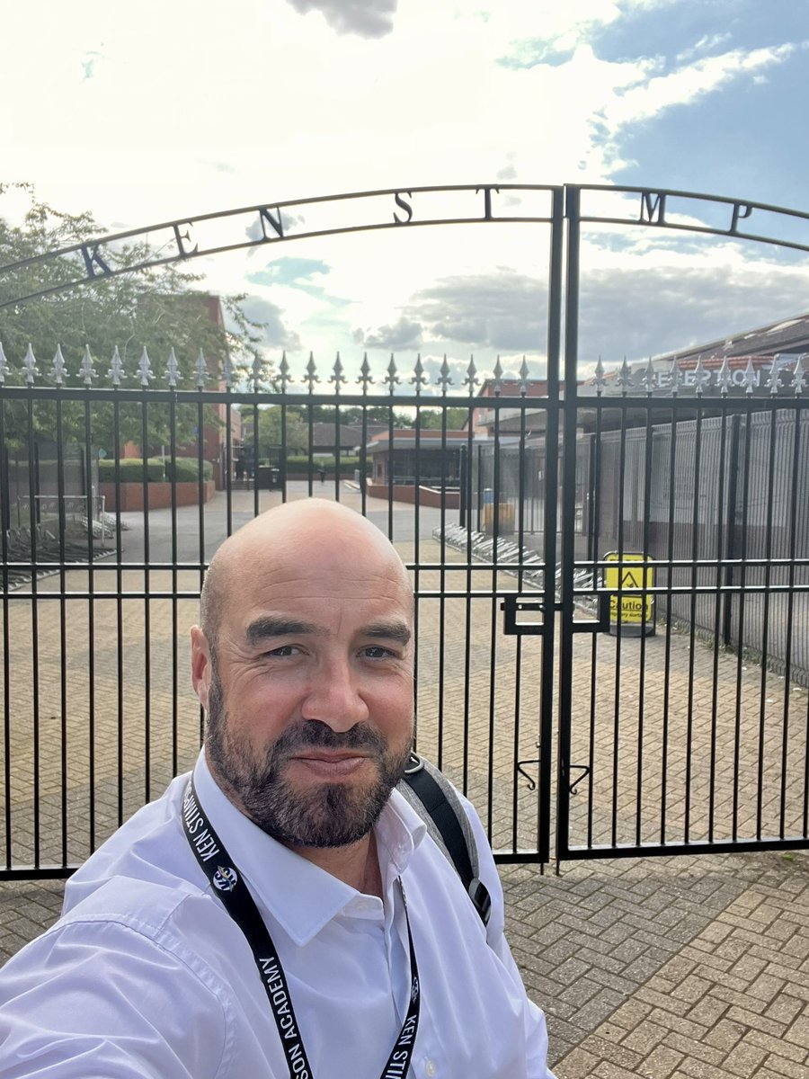 WhalesD's tweet photo. Yesterday was the end of the 2023/24 school year. My first official full year 🎓!
It has been a great year and I think we are starting to make a real difference. Thank you to everyone who has been with me. https://t.co/1Lzn4lN1yR