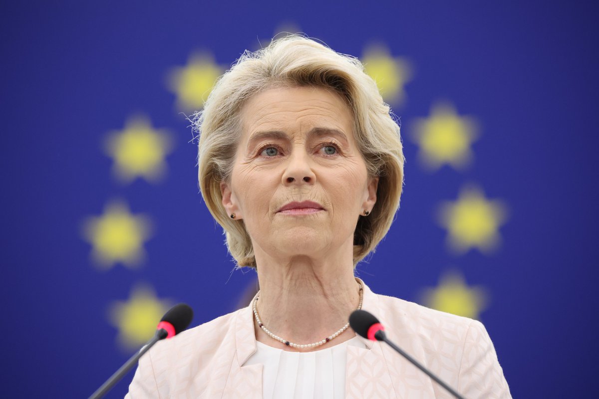 Parlamentet har valgt Ursula von der Leyen som tiltrædende formand for EU-Kommissionen 2024-2029 🇪🇺
Hun kan nu starte arbejdet med at vælge kommissærer og fordele ansvarsområder. Parlamentet og Rådet skal godkende den samlede Kommission.
Læs mere: denmark.representation.ec.europa.eu/news/von-der-l…
#eudk