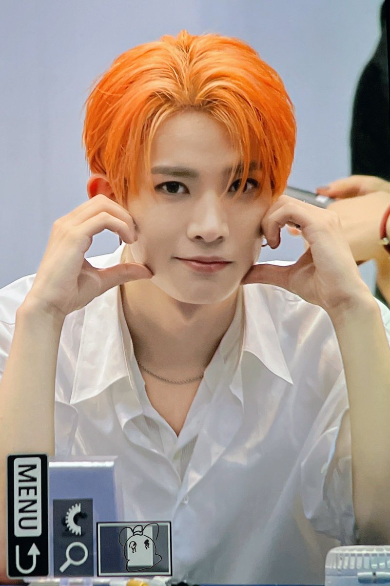hourlylhs's tweet photo. #heeseung today 🧡 https://t.co/HD45S7npdw