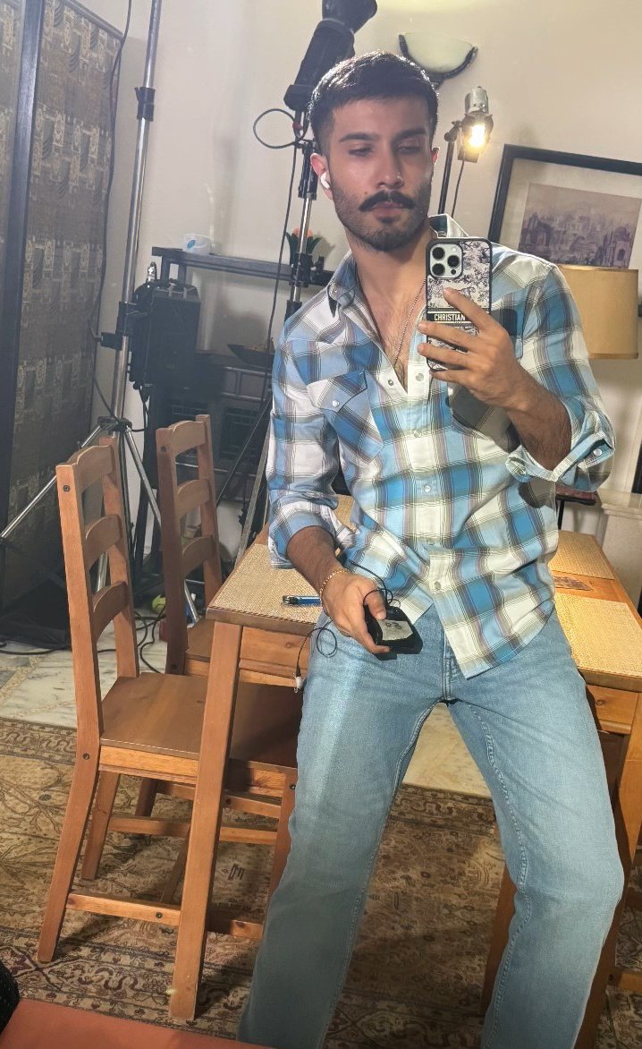 He looks handsome in this look 🥰

Finally the humraaz shoot is start  for Fk.🤗   #ferozekhan