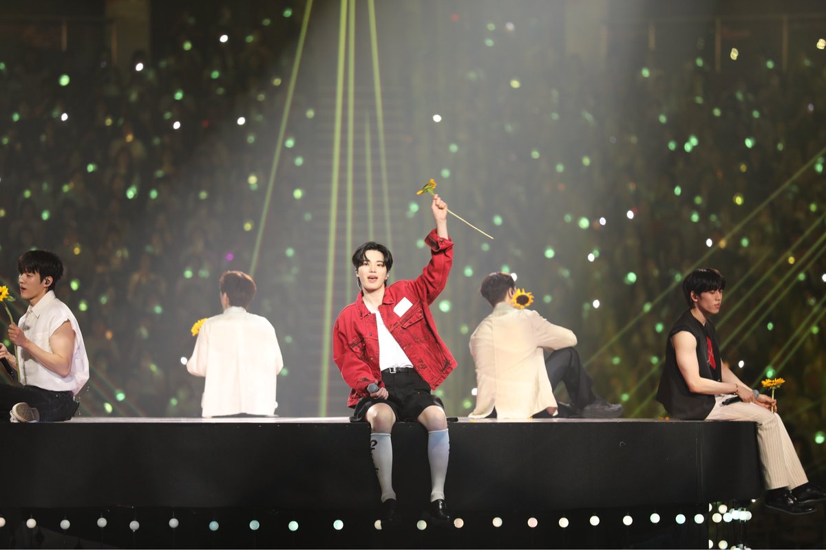 kyuxxngtii's tweet photo. 대열씨가 찍은 무한대집회 사진 !!!!!📸 https://t.co/n1r6kLKXgq