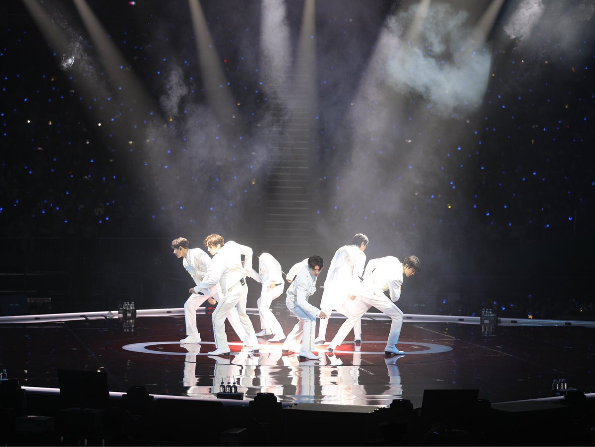 kyuxxngtii's tweet photo. 대열씨가 찍은 무한대집회 사진 !!!!!📸 https://t.co/n1r6kLKXgq