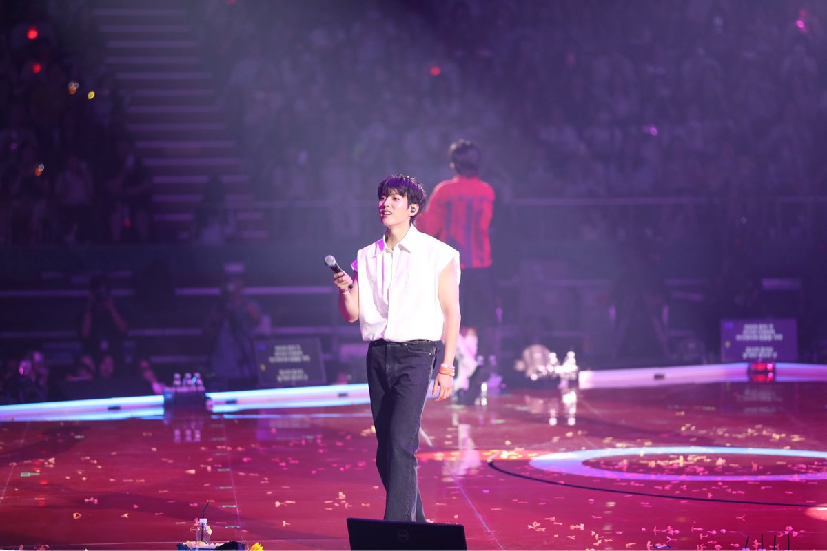 kyuxxngtii's tweet photo. 대열씨가 찍은 무한대집회 사진 !!!!!📸 https://t.co/n1r6kLKXgq