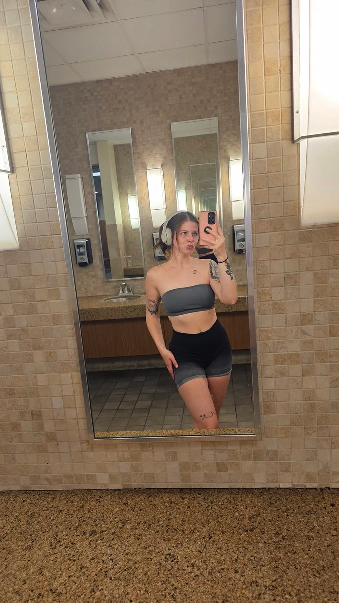 ππ¦πππͺ πππ βπ ππ (@sunnyandnoah) on Twitter photo Much like morning sex, morning workouts just hit different. Much like morning sex, morning workouts just hit different.