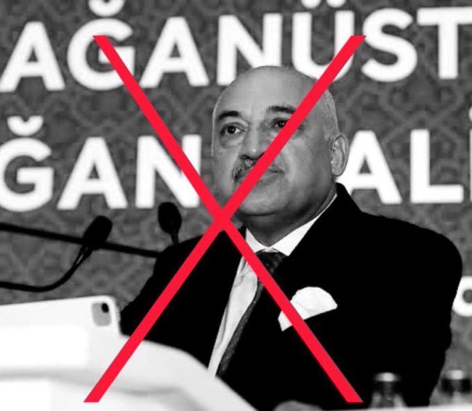 Tüm Fenerbahçelileri bu tweetin altına #KahrolsunTFF yazmaya davet ediyorum. 

YAZ, YAZDIRT, RT AT!