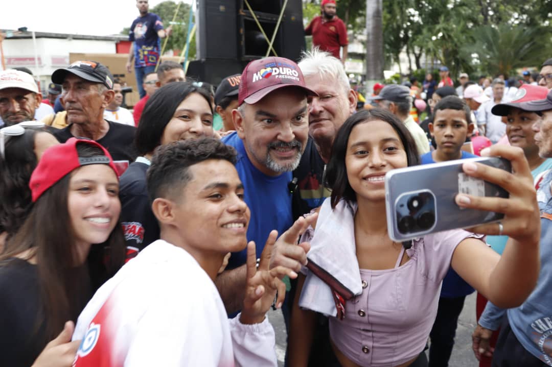 Con la fuerza de nuestra juventud y la bendición de Dios, avanzamos en la construcción de un mejor municipio ¡Feliz Jueves!

#PáezProduceYCrece #TuFuturoNuestroCompromiso