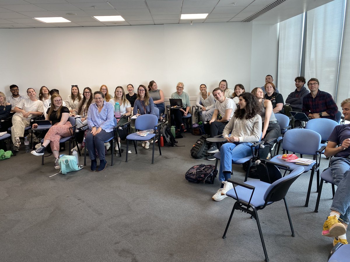 rlzcd's tweet photo. Thank you to the MSc Trainee paramedics for being so receptive and interactive to the acute oncology session, good luck with your training @uwl_su https://t.co/jjJLbaYG8P