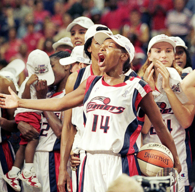 WBBTimeline's tweet photo. 26 years ago today Cynthia Cooper became the 1st player in WNBA history to score 1,000 points.
253 players have joined her in the 1,000-point club since, but Cooper is still fastest to 1K, getting there in just 45 games.
https://t.co/4nQc9YscDp https://t.co/7RJJIdcZ3W