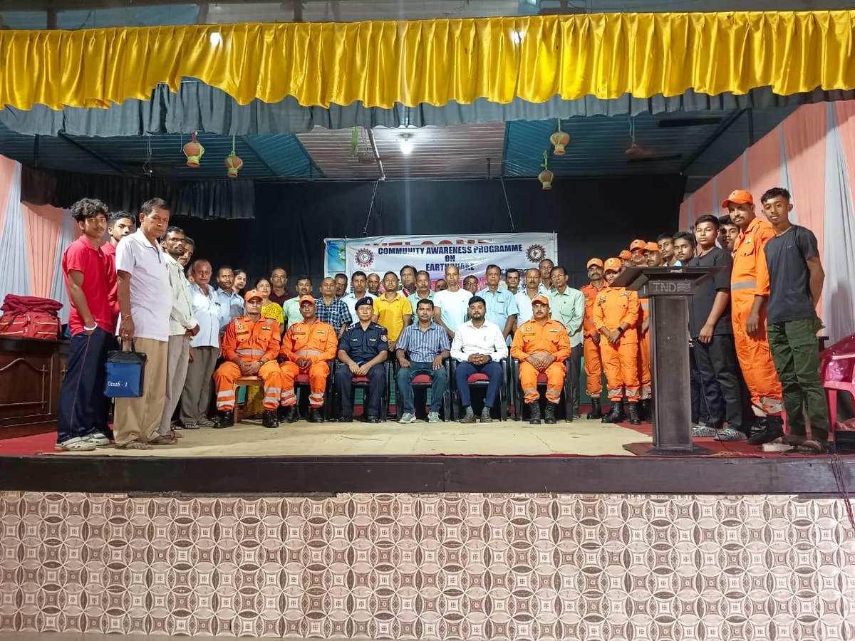 01NDRF's tweet photo. Conducted #community #Awareness #program under #Familiarization #exercise on #DisasterManagement at Nirmal Haloi, College, Patacharkuchi, Revenue circle Bajali, #Bajali, #Assam  
#आपदा_सेवा_सदैव_सर्वत्र 
#Saving_lives_and_beyond 
@NDRFHQ
@ndmaindia
@ANI
@sdma_assam https://t.co/GhsPy1Bd9W