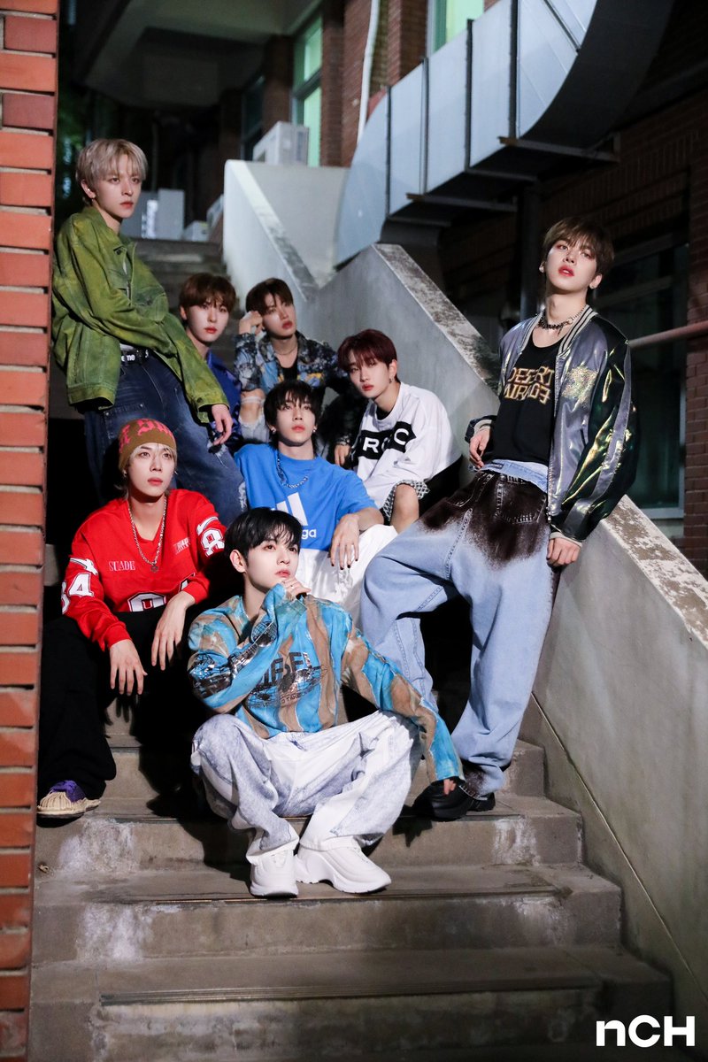 nSSign_official's tweet photo. [다채로운 매력 n.SSign의 New Flavour!] 
n.SSign(엔싸인) 2nd Mini Album Repackage ‘Tiger’ 자켓 촬영 비하인드

🧞‍♂️ https://t.co/jJTsvSVwEJ

#nSSign #엔싸인 #Repackage
#Tiger #genie https://t.co/FAuoLyQFXp