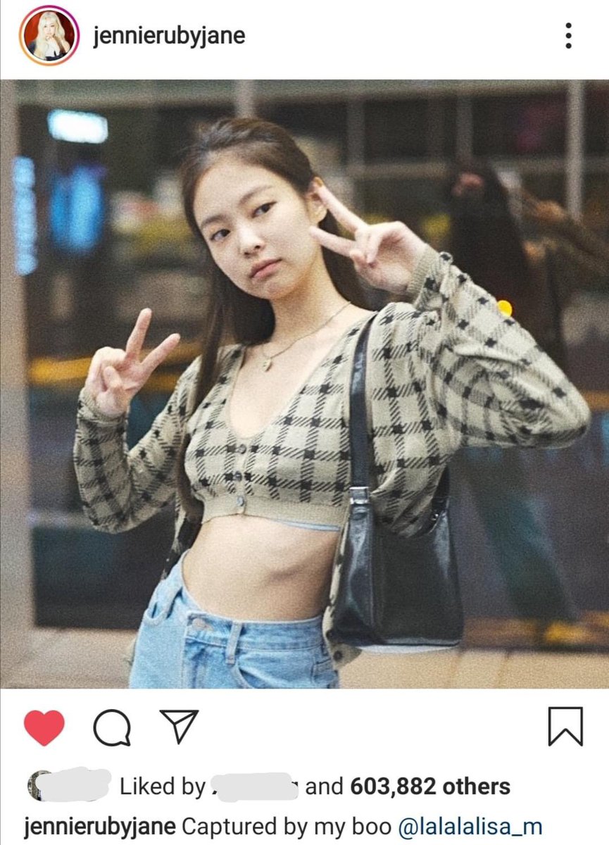 hhaappyyjen's tweet photo. TANGENA NIYO 5 YEARS NA PALA TONG JENLISA HAWAII MY BOO NA TO 😭😭 https://t.co/UdhDd8f69n