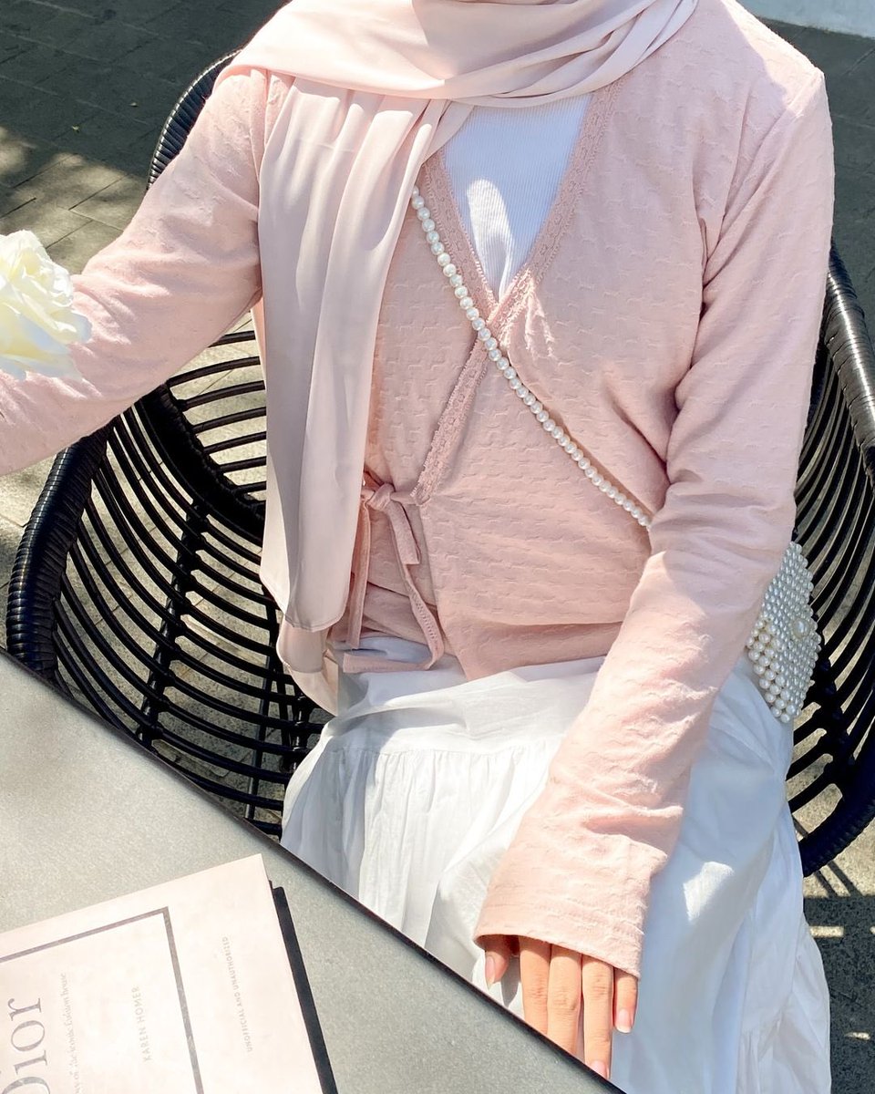 c0quetteuu's tweet photo. pretty local brand outfit

a thread https://t.co/JPZSW1EITe
