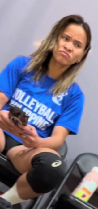 Sisi rondina habang pinapanood laro ng choco mucho: