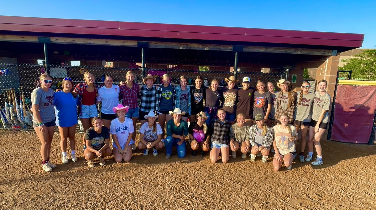 AnkenySoftball's tweet photo. Ready for the work day.
#mudita https://t.co/r9da6IIxk3