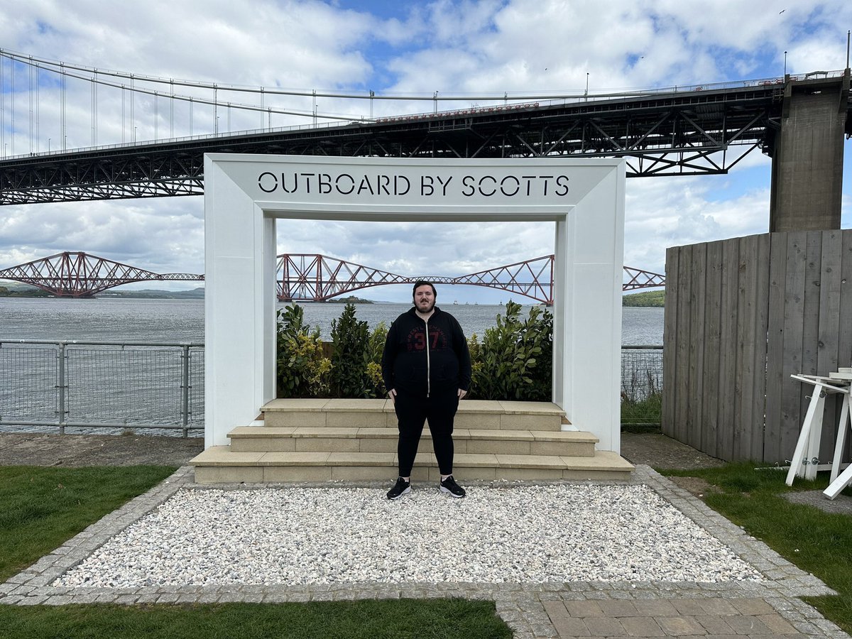 I am not sure if anyone cares 
what a 27 year old with autism 
and special needs has to say, 
but I want to help inspire others. 
I lost both my parents when 
I was 19. I was attacked 
and bullied. 
But it hasn’t broken me. 

Can you retweet this 
if you care what I have to say?