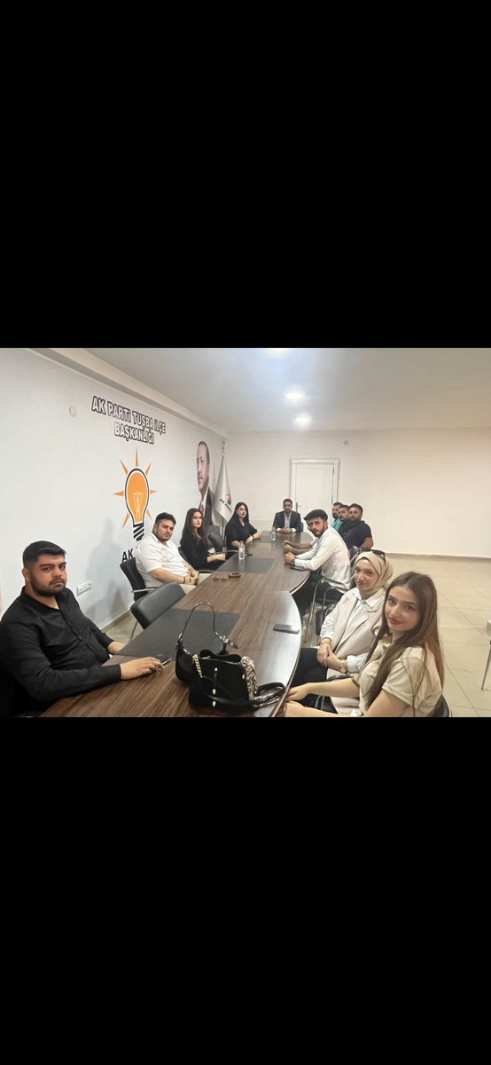 Gençlik Kolları Başkanımız <a href="/umutbekleyen2/">Umut Bekleyen</a> riyasetinde, 
Gündeme dair konular ve teşkilat  alanındaki çalışmalarımızın değerlendirildiği haftalık olağan yürütme kurulu toplantılarımızı gerçekleştirdik toplantımız hayırlara vesile olsun  <a href="/eyupkadirinan/">Eyyüp Kadir İnan</a> <a href="/emreguray65/">Emre Güray</a> @CalaganMuhammed