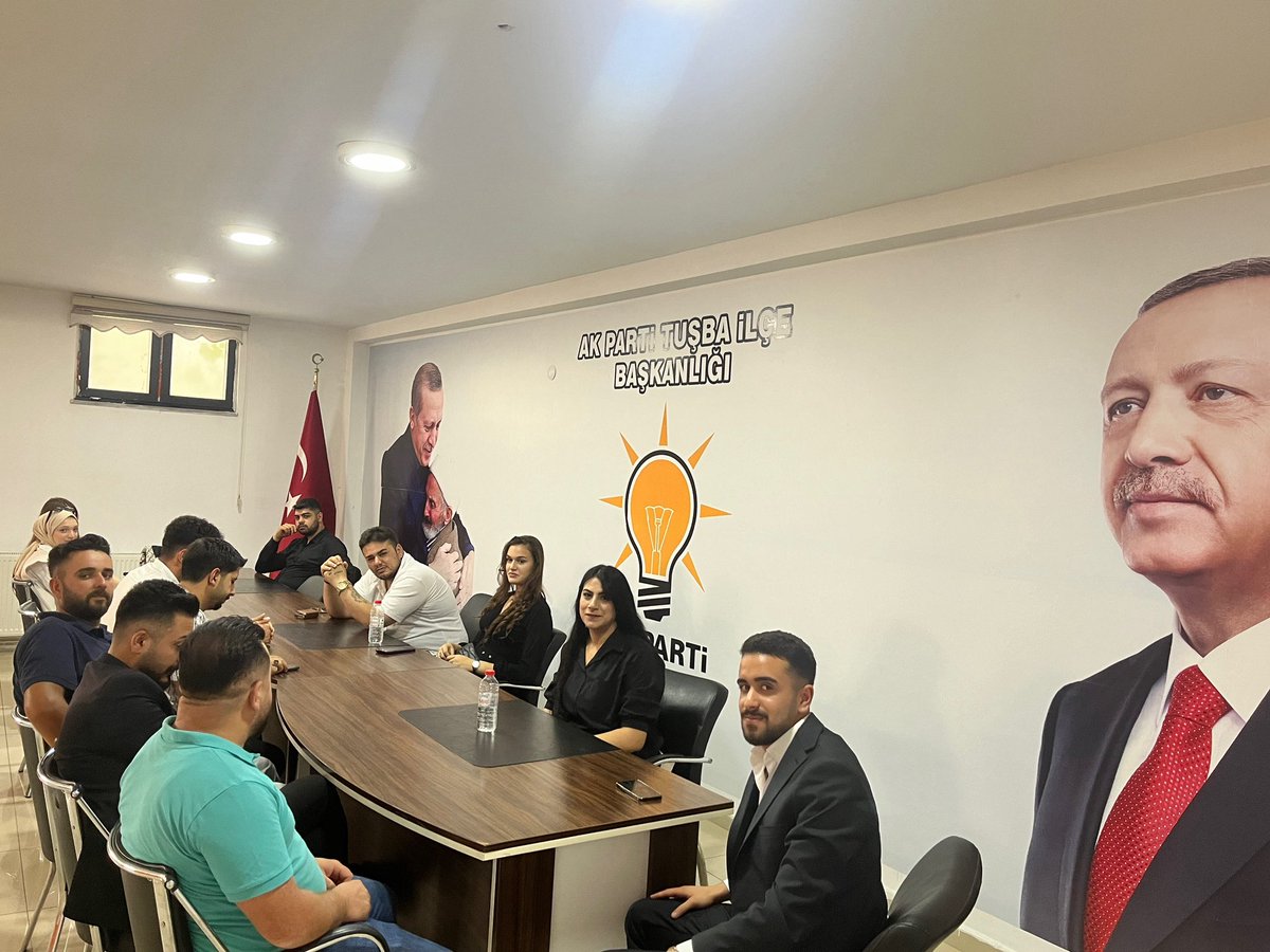 TusbaGenclik's tweet photo. Gençlik Kolları Başkanımız @umutbekleyen2 riyasetinde, 
Gündeme dair konular ve teşkilat  alanındaki çalışmalarımızın değerlendirildiği haftalık olağan yürütme kurulu toplantılarımızı gerçekleştirdik toplantımız hayırlara vesile olsun  @eyupkadirinan @emreguray65 @CalaganMuhammed https://t.co/hUPHuT8H9C