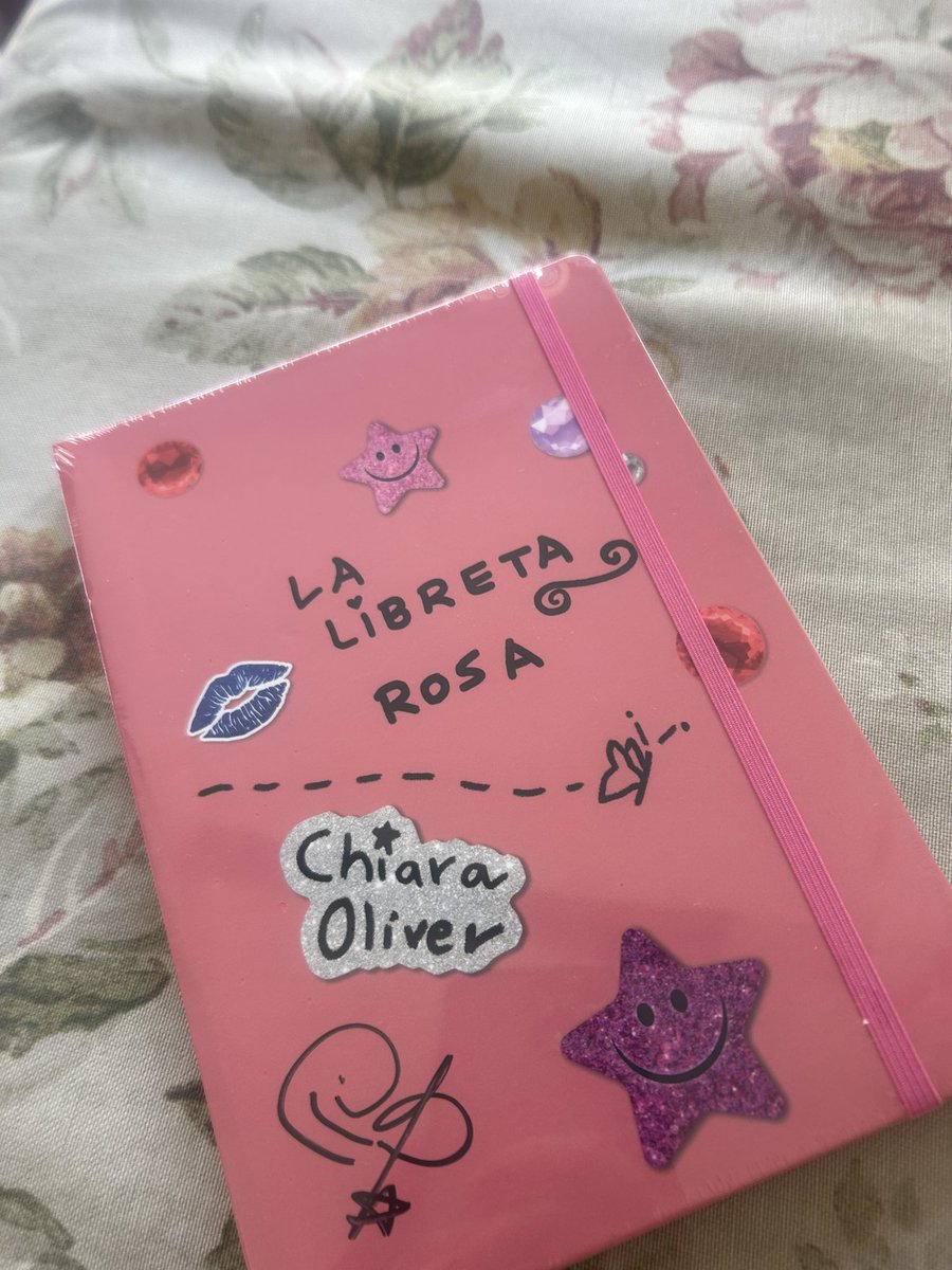 Nady99_'s tweet photo. Finalmente tra le mie mani 🥹💖@chiaraoliver
Ti aspettiamo presto in Italia #libretarosa #KiVi18JL https://t.co/rm3ghUqI00
