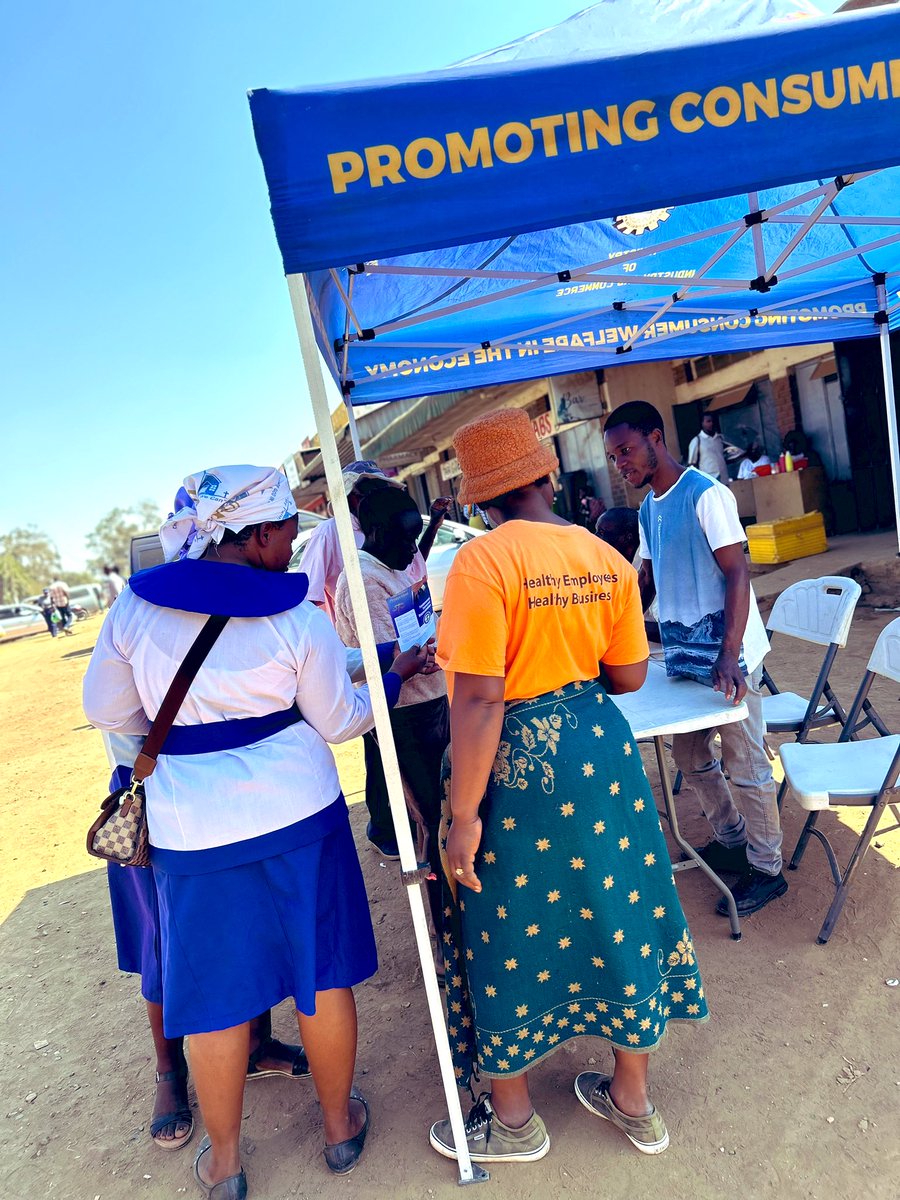 cpczimbabwe's tweet photo. Promoting and safeguarding consumer rights is our mandate!!Currently in Bindura CBD conducting enforcement, case redress and education on Consumer Rights.
#empoweredconsumer https://t.co/Fwf5jAnbQA