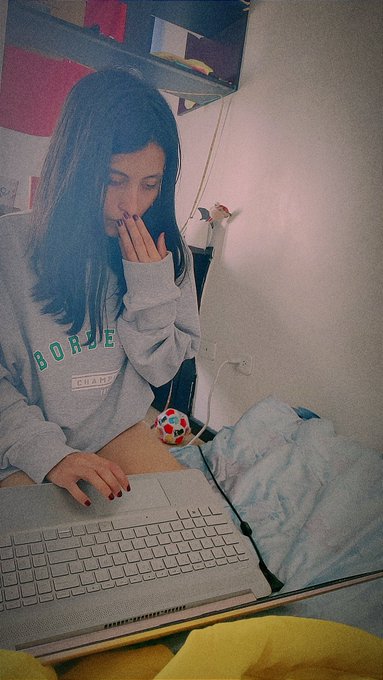 Posando / respondiendo mensajes Jejeje comparte...!! https://t.co/S0Q3P40rAL<a href="/tag/instagram"class="tags"><span>#instagram</span></a>