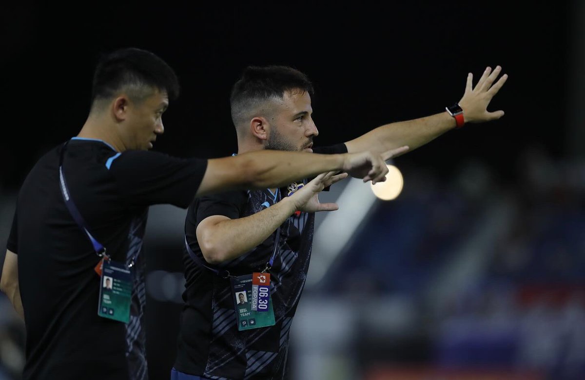 19jacinto91's tweet photo. On the way ⚽️ #China #Yanbian #football https://t.co/AJINLbKsNF