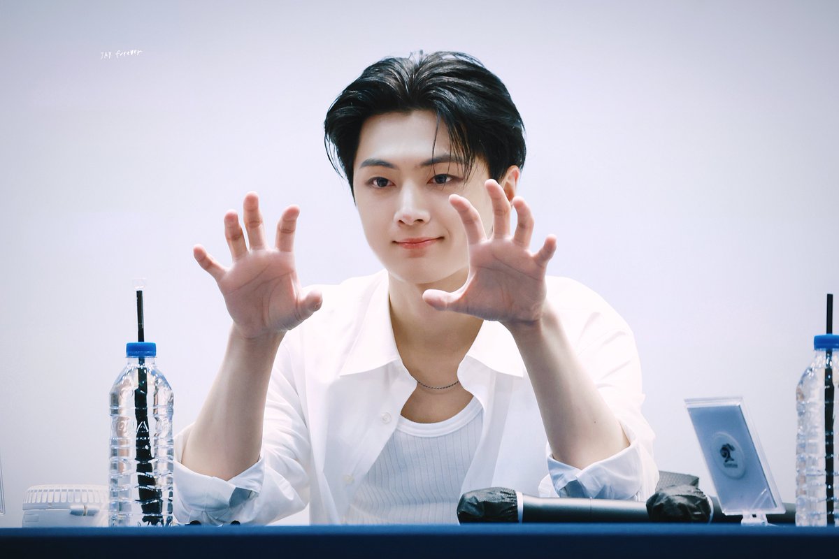 jayforever_02's tweet photo. 240718 Yes24 Fansign
.
.
.
#JAYalways
#JAY #제이 #종성 #ジェイ
#엔하이픈 #ENHYPEN #エンハイプン https://t.co/HPlqtKtB8Q