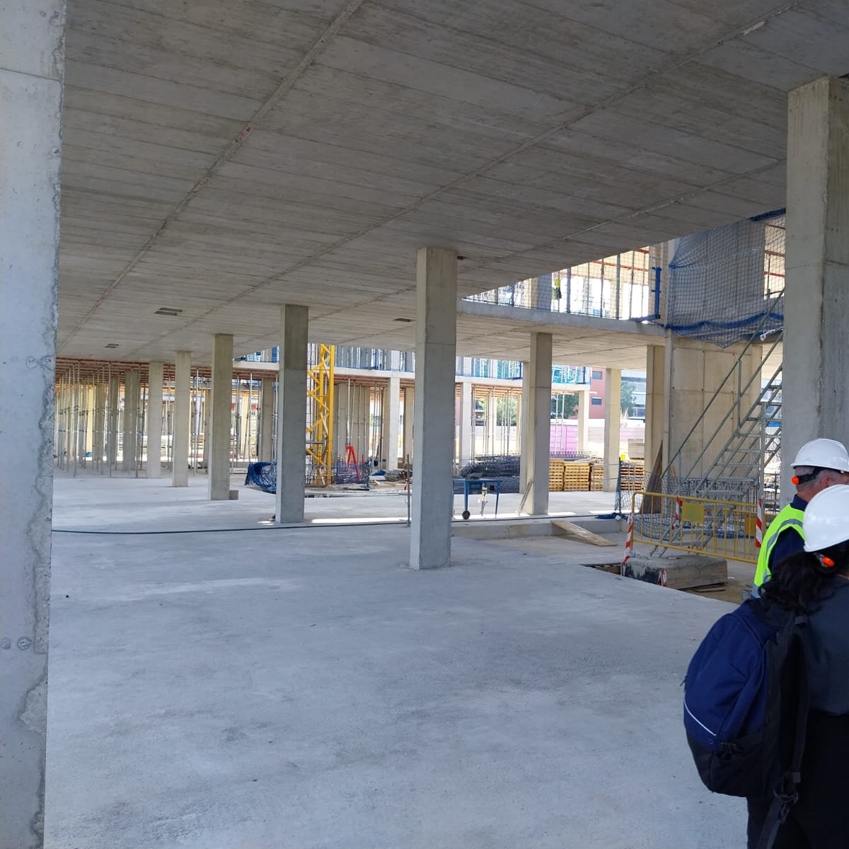 COVElPrat's tweet photo. El nou edifici de Cooperativa Obrera de Viviendas @COVElPrat , amb 101 habitatges de #lloguer #assequible, #estable i #cooperatiu, agafa forma. Accessos generals, patis, rampa i garatge donen una idea de la dimensió de l'edifici i de l'impacte #social que tindrà. https://t.co/ZZ1u35bqFF