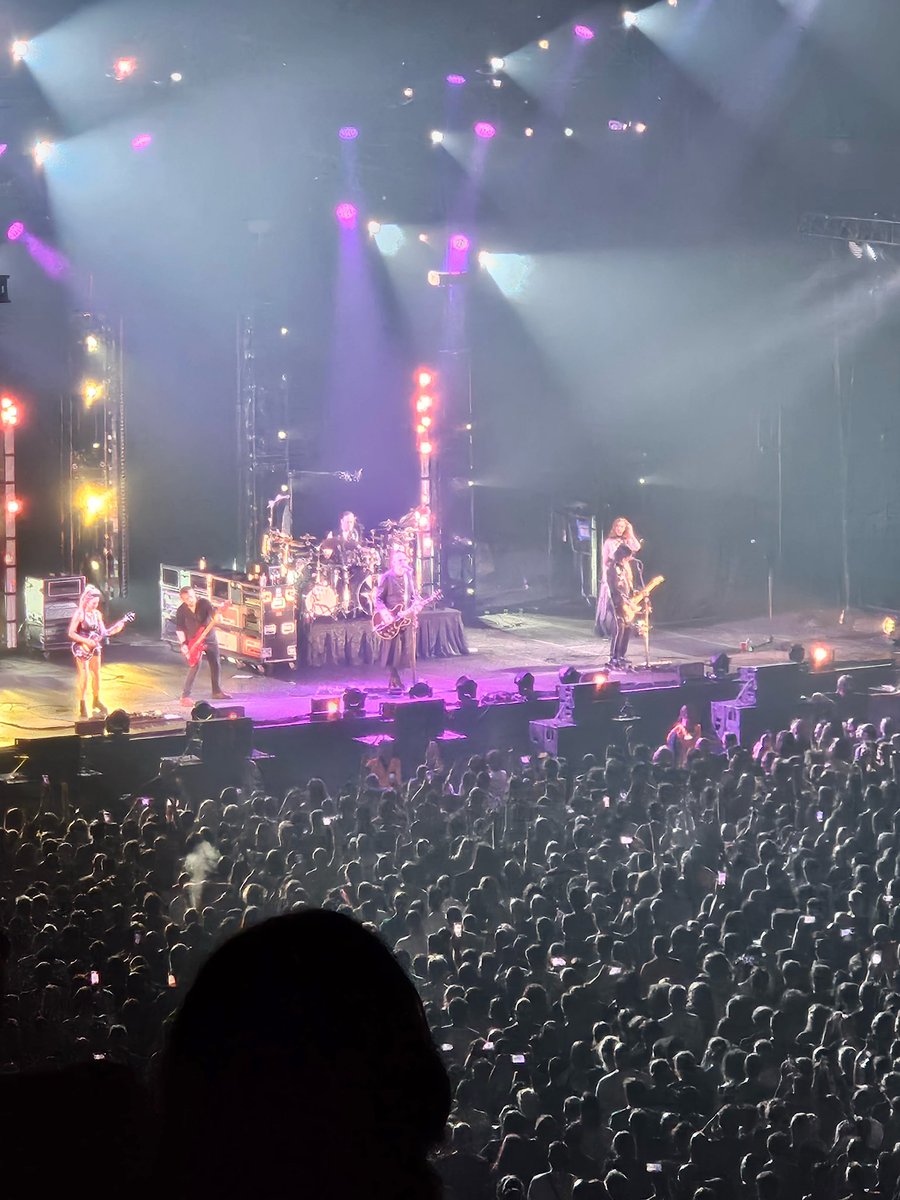 spoul75's tweet photo. Smashing Pumpkins live in Athens... after 26 years!

A musical journey, from the 16 year old me (“Gish” era), to being 23 (“Adore”), with “Siamese Dream” and “Mellon Collie and the Infinite Sadness” in between.

Thank you for making me 20 years old again for 2 hours! https://t.co/x4TzpT3jTi