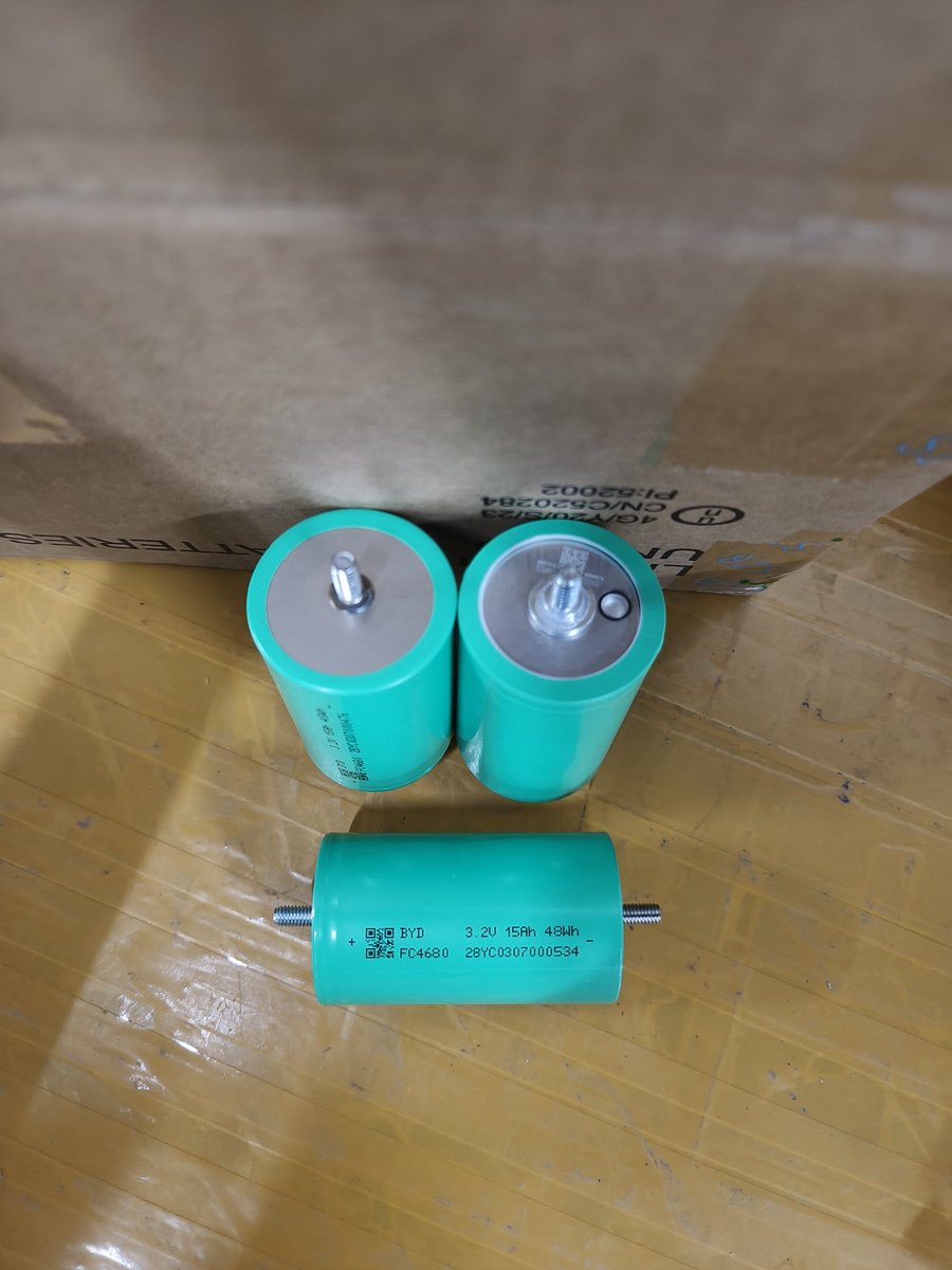 🔋BYD 4680 3.2V 15Ah Lifepo4 cells
With studs
Welcome to inquiry😍