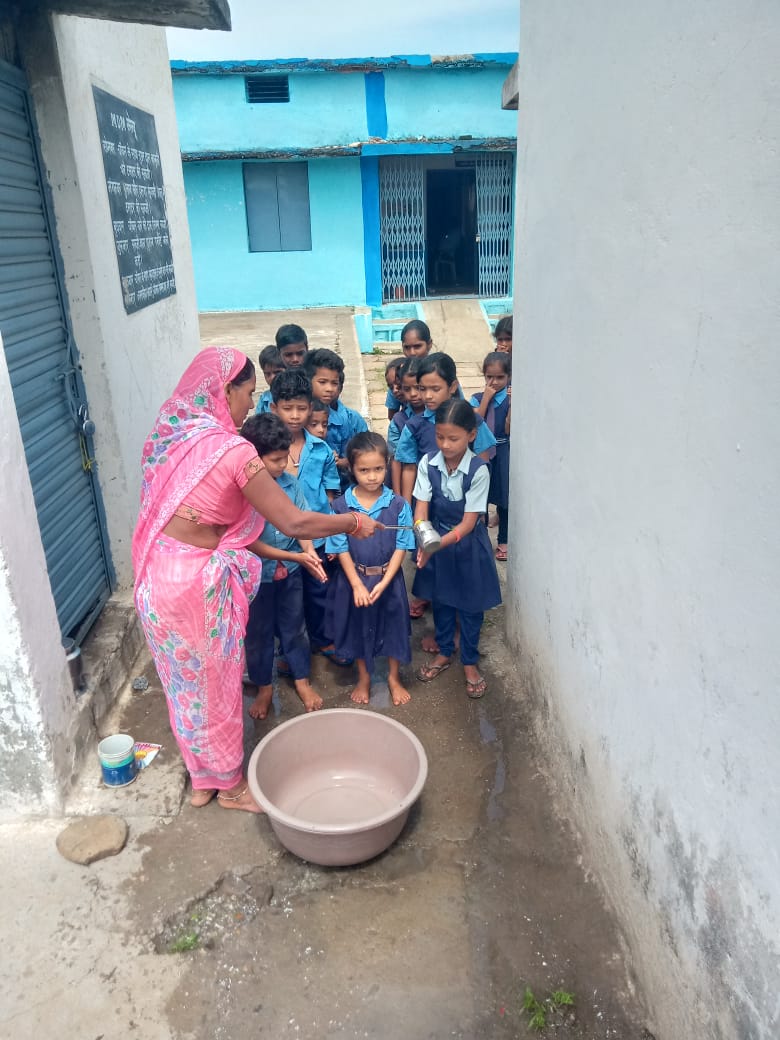 SwachhMP's tweet photo. Undergoing  activities in districts during 'Swachh Gaon, Shudh Jal-Behtar Kal' Campaign in Madhya Pradesh.
#stopdiarrhoea @swachhbharat https://t.co/yPZwYP9CwO