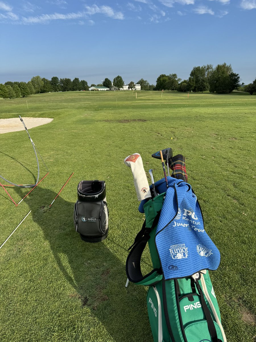 Jjsnider67's tweet photo. My only bag flex & I can attest that this was purchased prior to @Eldricks_hoes accurate account of why it was purchased! #factaboutme #pretwiXer #stillaposer ๐ฏ https://t.co/eHhGeM0Qt4