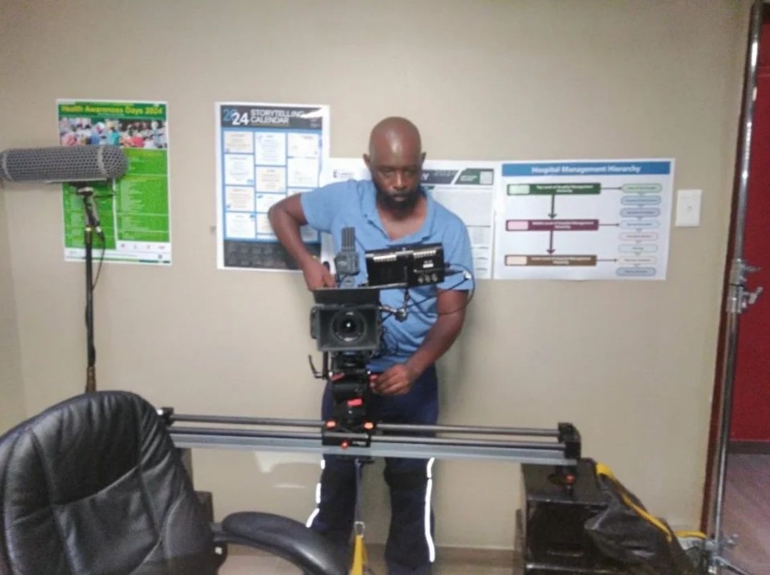 InterCityCrew's tweet image. A couple BTS pics of some our crew on set 🎬✨️🎥 
#filmcrew #behindthescenes #proudlysouthafrican #onset #setlife