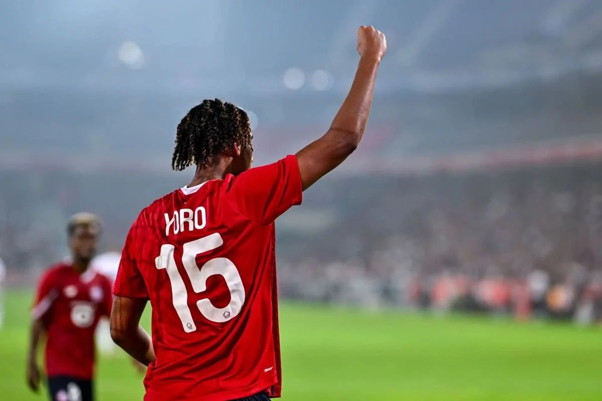 🚨 Leny Yoro will wear the No.15 shirt at Manchester United