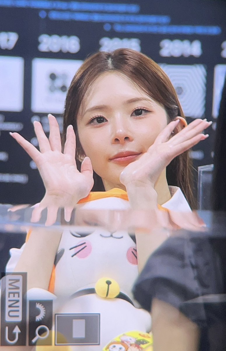 understanding people who ate paper as a kid because i have a need to nom these pixels