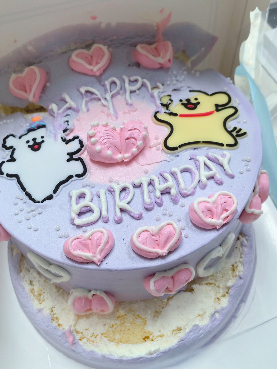 尽管歪掉了但还是最爱线条小狗
生日愿望当然还是......😄😄😄 https://t.co/d26FniPRKD