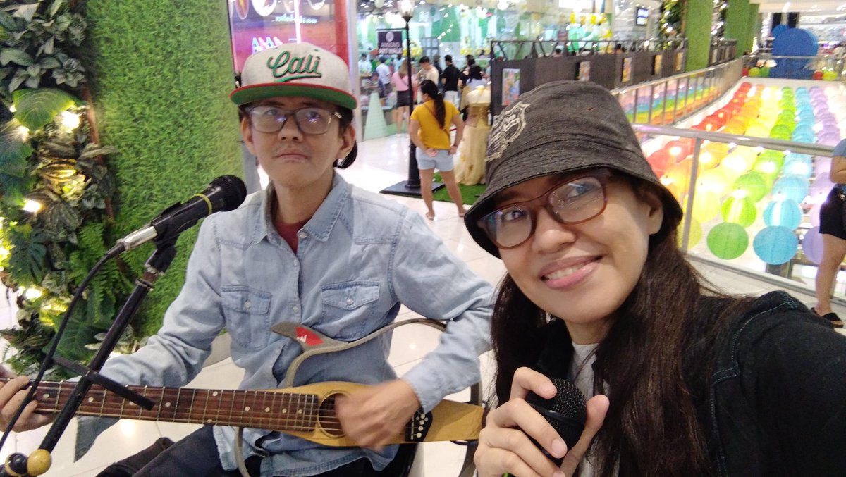blstrbnd's tweet photo. Blister band performs at SM malls https://t.co/Txq38yBTcF