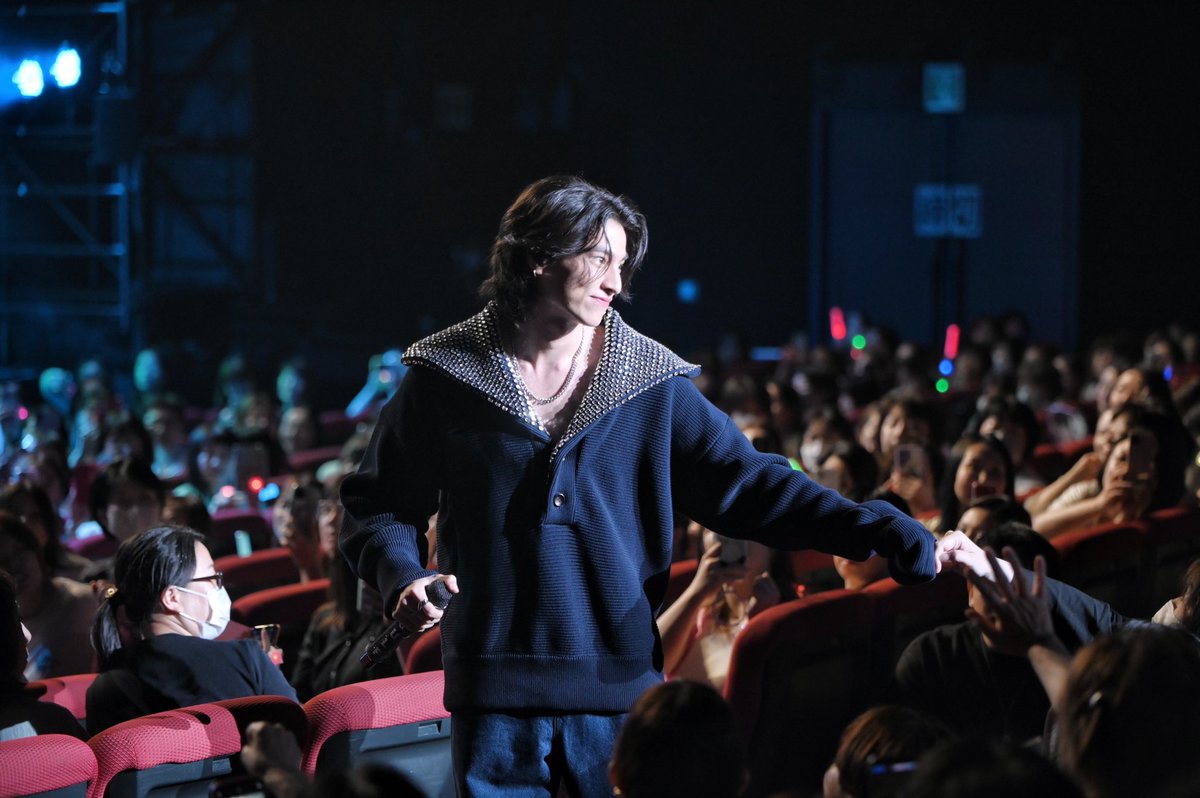 tb_entofficial's tweet photo. Gulf 1st LIVE in JAPAN

#Gulf1stLIVEinJP
#Gulfkanawut https://t.co/8gjEZDprPD