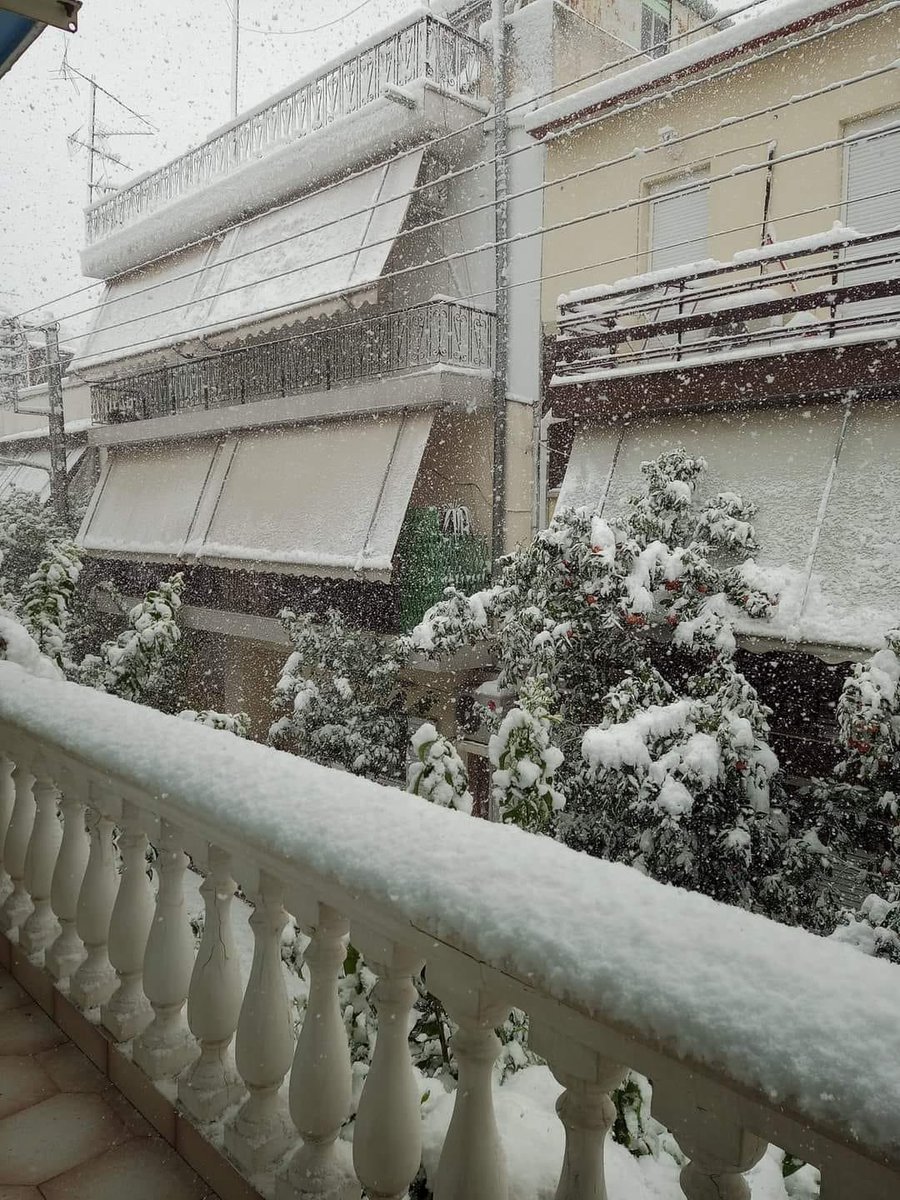andrikeloss's tweet photo. Ας κλείσω τα ματάκια μου να ονειρευτώ λιγάκι.. https://t.co/2i5WfW6Rqw