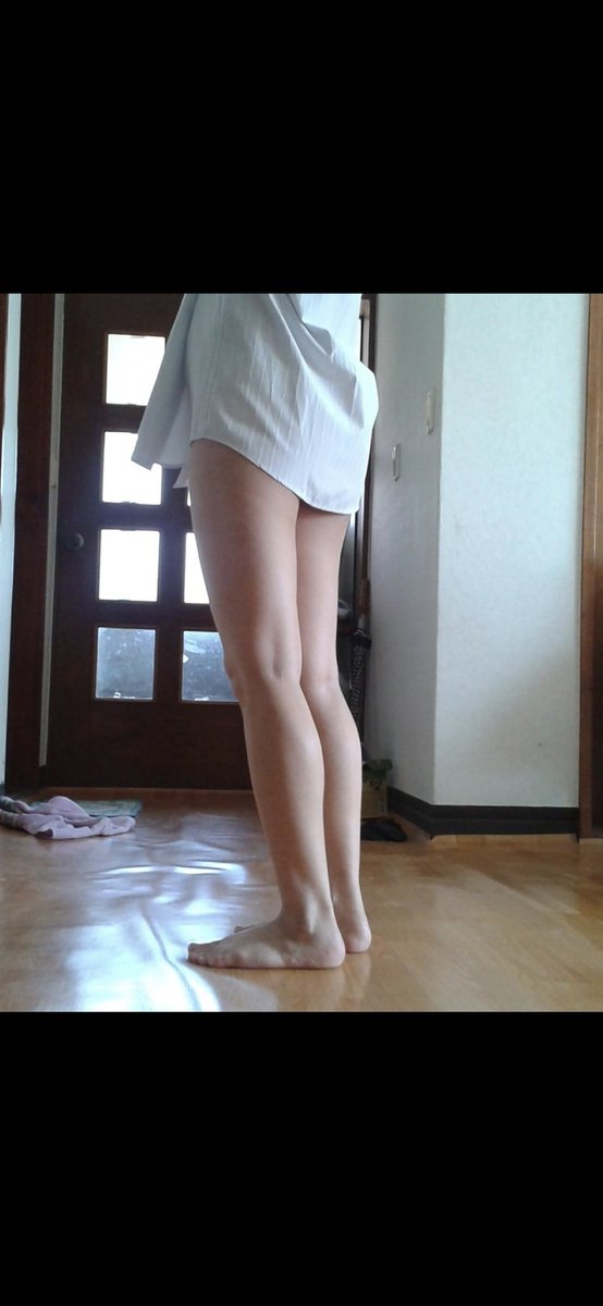 모두가 공감을 하실진 모르겠지만 와이프는
와이프일뿐이라 평상시엔 가족모드~~
가끔 휴양지 와서 이렇게 입히면 좀 색다른 분위기가 나네요.
근데 왜 다른 사람과 있으면 더 섹시해 보이지?