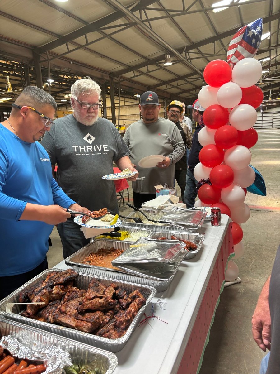steelandpipe's tweet image. Lubbock Plant 16 celebrated their first NSM. Employees enjoyed an In House BBQ with Coutry Style Ribs, Sausage, Bratwurst, Roasted Corn and all the fixings! 
Prize Winners:
Jesus Herrera - Multi Media Speaker
Brandon Fluellen - 36" Blackstone Griddle
Juan Leal - 80 QT Boiling Kit