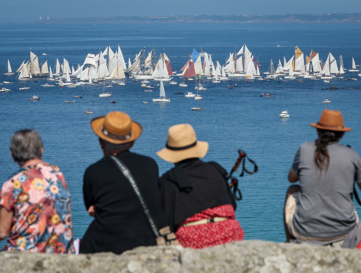 Ça y est, les bateaux quittent Brest 😢

Petit aperçu au large de Camaret-sur-Mer, lors de la grande parade qui clôture ces Fêtes maritimes.

📸 Lionel Le Saux